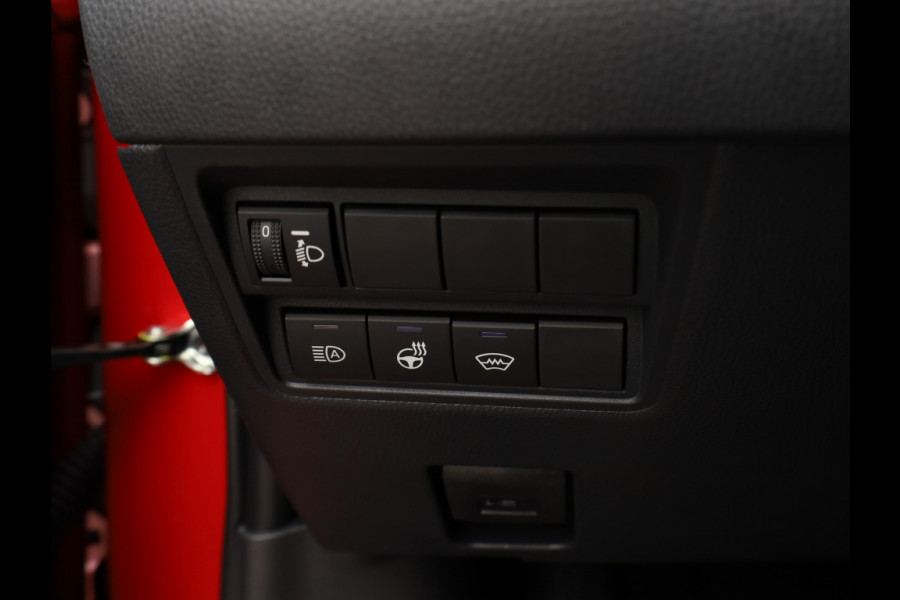 Toyota Yaris Cross 1.5 Hybrid 130 Dynamic | Stoel/Stuurwielverwarming | Dodehoek | PDC