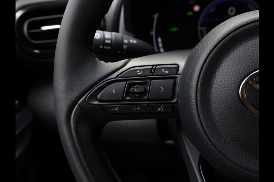 Toyota Yaris Cross 1.5 Hybrid 130 Dynamic | Stoel/Stuurwielverwarming | Dodehoek | PDC