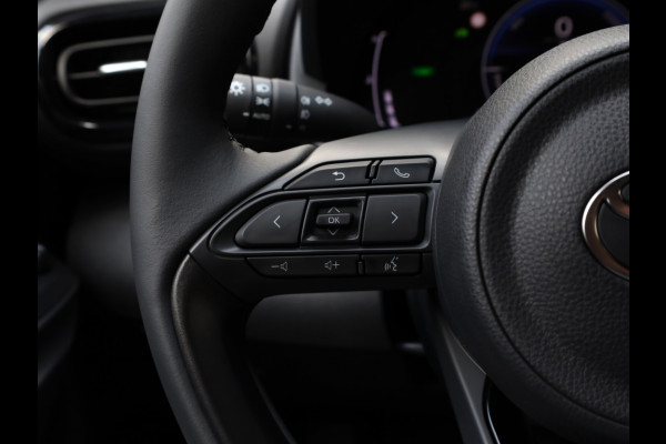 Toyota Yaris Cross 1.5 Hybrid 130 Dynamic | Stoel/Stuurwielverwarming | Dodehoek | PDC