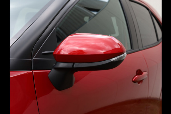 Toyota Yaris Cross 1.5 Hybrid 130 Dynamic | Stoel/Stuurwielverwarming | Dodehoek | PDC