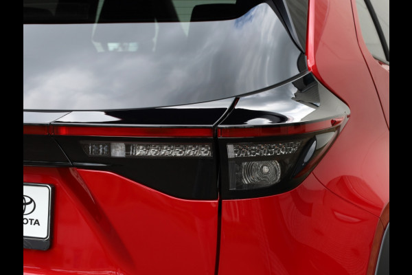 Toyota Yaris Cross 1.5 Hybrid 130 Dynamic | Stoel/Stuurwielverwarming | Dodehoek | PDC