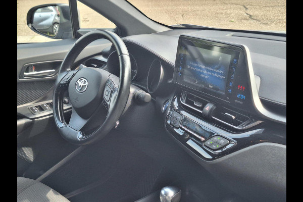 Toyota C-HR 1.8 Hybrid Dynamic | Trekhaak, Keyless, 17 inch, Parkeercamera, Adaptive cruise control, Climate control