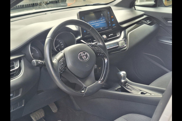 Toyota C-HR 1.8 Hybrid Dynamic | Trekhaak, Keyless, 17 inch, Parkeercamera, Adaptive cruise control, Climate control