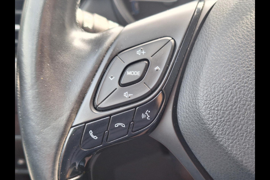 Toyota C-HR 1.8 Hybrid Dynamic | Trekhaak, Keyless, 17 inch, Parkeercamera, Adaptive cruise control, Climate control