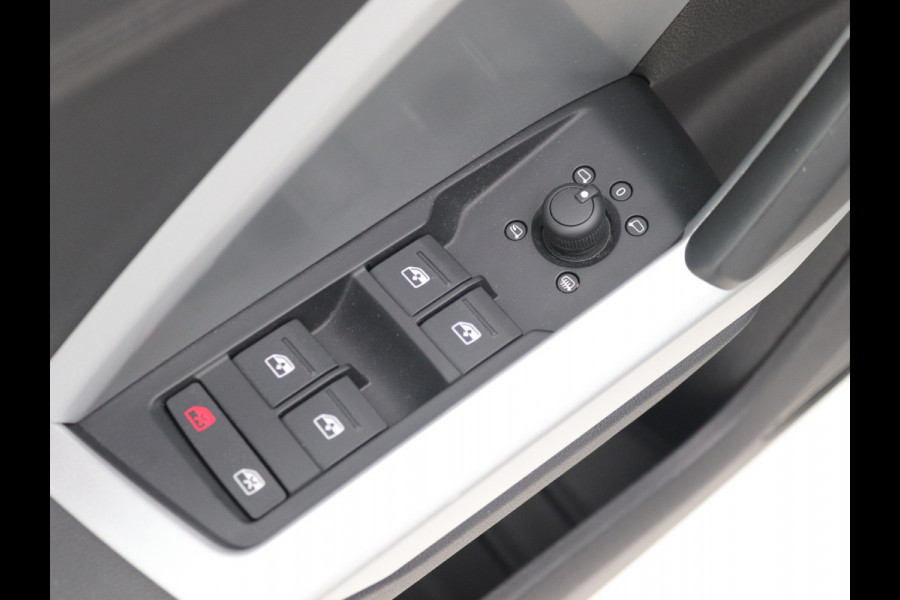Audi Q3 Sportback 35 TFSI S-Line Pano, Trekhaak, Carplay