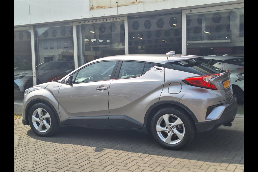Toyota C-HR 1.8 Hybrid Dynamic | Trekhaak, Keyless, 17 inch, Parkeercamera, Adaptive cruise control, Climate control
