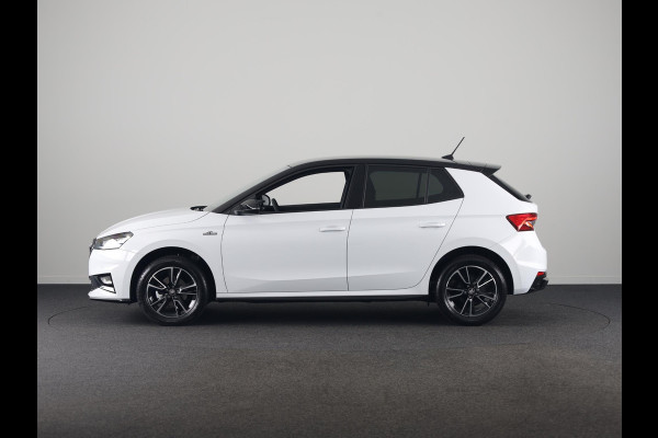 Škoda Fabia Monte Carlo 1.0 TSI 70 kW / 95 PK Hatchback 5 vers | Moon White + Black Magic | Travel Assist Pakket | Hill Start Assist | Verwarmbare Voorstoelen