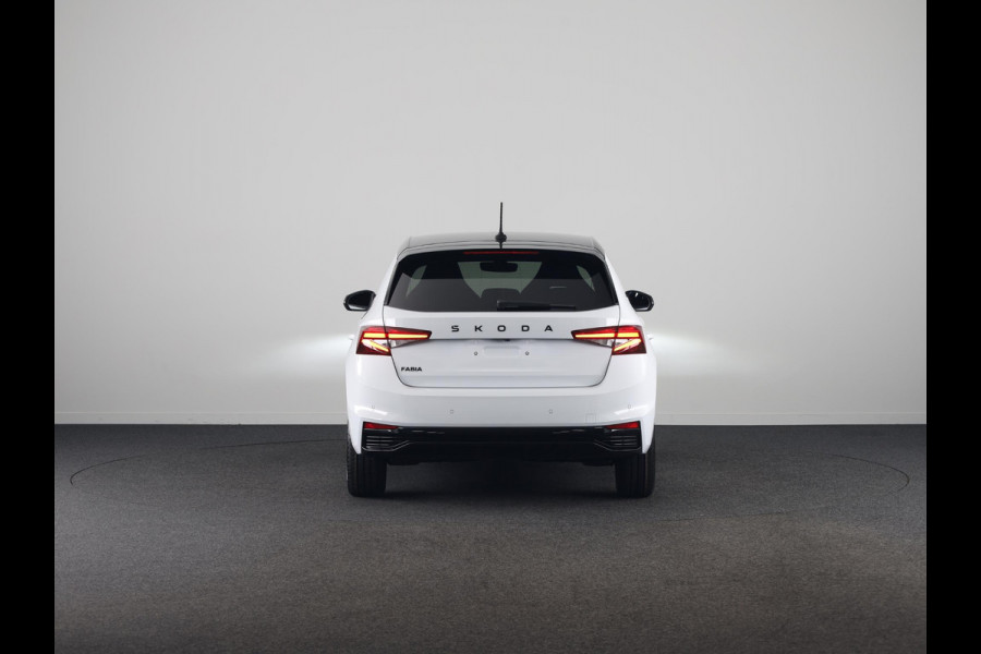 Škoda Fabia Monte Carlo 1.0 TSI 70 kW / 95 PK Hatchback 5 vers | Moon White + Black Magic | Travel Assist Pakket | Hill Start Assist | Verwarmbare Voorstoelen