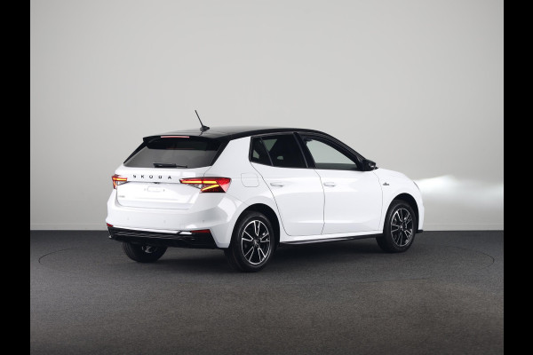 Škoda Fabia Monte Carlo 1.0 TSI 70 kW / 95 PK Hatchback 5 vers | Moon White + Black Magic | Travel Assist Pakket | Hill Start Assist | Verwarmbare Voorstoelen