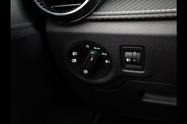 Škoda Fabia Monte Carlo 1.0 TSI 70 kW / 95 PK Hatchback 5 vers | Moon White + Black Magic | Travel Assist Pakket | Hill Start Assist | Verwarmbare Voorstoelen
