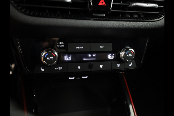 Škoda Fabia Monte Carlo 1.0 TSI 70 kW / 95 PK Hatchback 5 vers | Moon White + Black Magic | Travel Assist Pakket | Hill Start Assist | Verwarmbare Voorstoelen