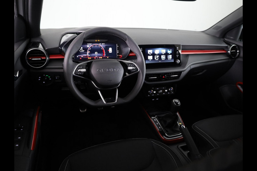 Škoda Fabia Monte Carlo 1.0 TSI 70 kW / 95 PK Hatchback 5 vers | Moon White + Black Magic | Travel Assist Pakket | Hill Start Assist | Verwarmbare Voorstoelen