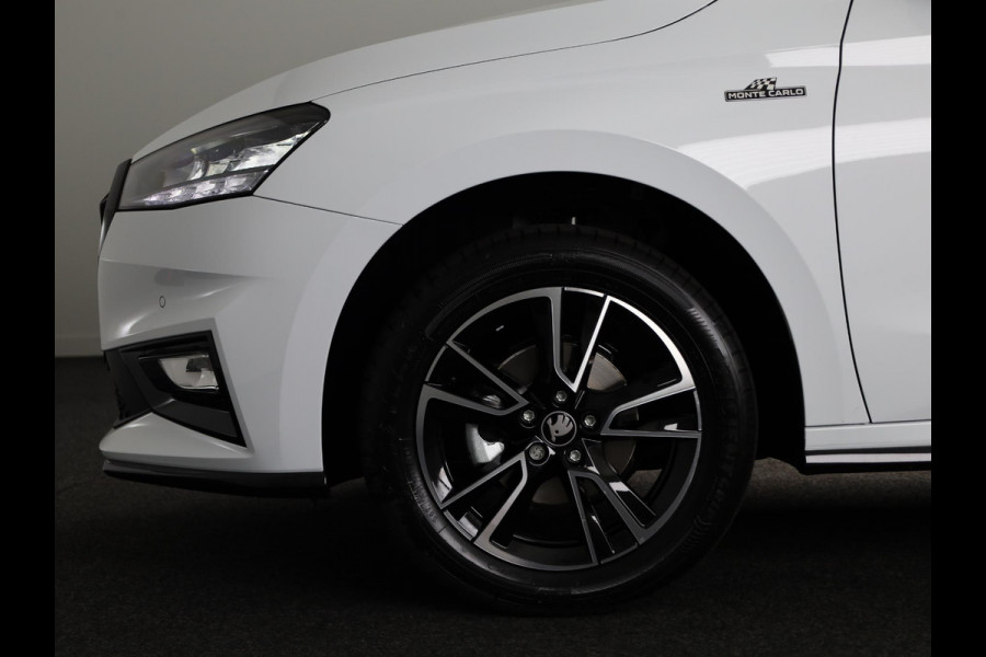 Škoda Fabia Monte Carlo 1.0 TSI 70 kW / 95 PK Hatchback 5 vers | Moon White + Black Magic | Travel Assist Pakket | Hill Start Assist | Verwarmbare Voorstoelen