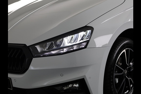 Škoda Fabia Monte Carlo 1.0 TSI 70 kW / 95 PK Hatchback 5 vers | Moon White + Black Magic | Travel Assist Pakket | Hill Start Assist | Verwarmbare Voorstoelen