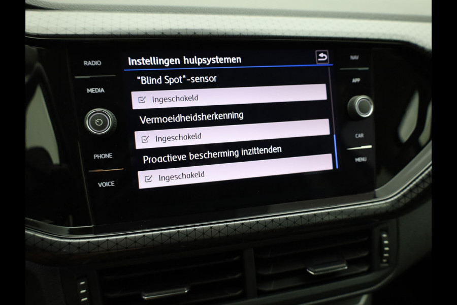 Volkswagen T-Cross 1.0 TSI 116Pk Style | Trekhaak | Led Koplampen | Camera | Dodehoek sensoren | Prijs Rijklaar!!