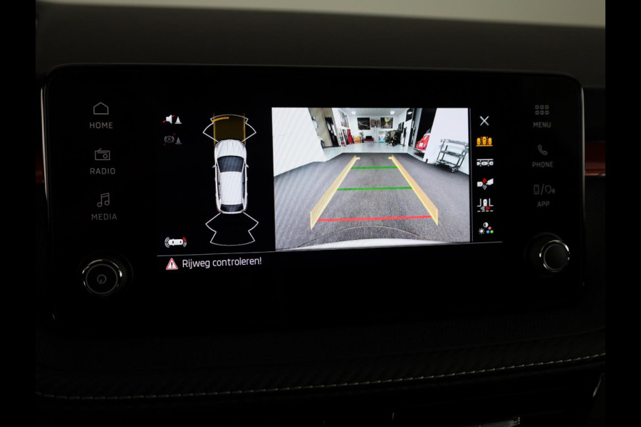 Škoda Fabia 1.0 TSI Monte Carlo | Timiano Green Black Magic | Travel Assist Pakket | Verwarmbare Voorstoelen | Hill Start Assist