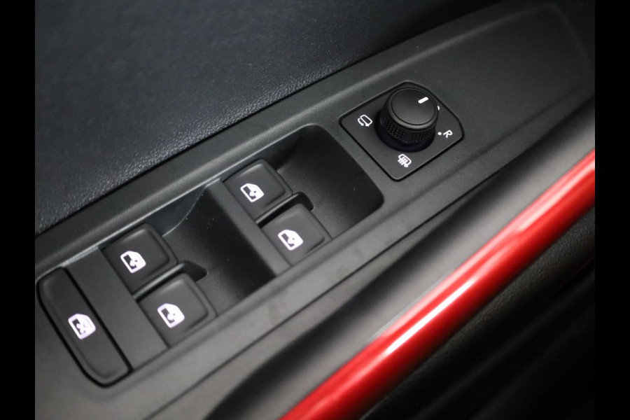 Škoda Fabia 1.0 TSI Monte Carlo | Timiano Green Black Magic | Travel Assist Pakket | Verwarmbare Voorstoelen | Hill Start Assist