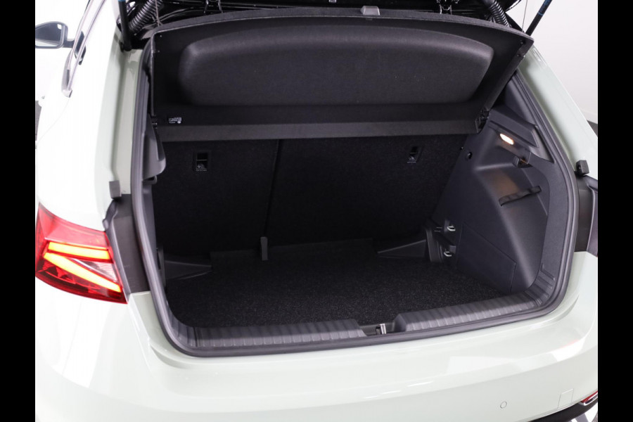 Škoda Fabia 1.0 TSI Monte Carlo | Timiano Green Black Magic | Travel Assist Pakket | Verwarmbare Voorstoelen | Hill Start Assist