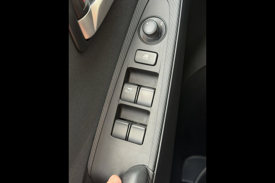 Mazda 2 1.5 Skyactiv-G Dynamic+ - Apple CarPlay / Navigatie I Airco I Sport velgen I 97.000 KM Dealer onderhouden