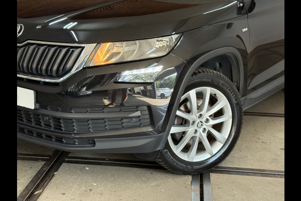 Škoda Kodiaq 1.5 TSI Ambition 7p. | 7-persoons | Carplay & Android Auto | Trekhaak | Camera | Stoelverwarming | KESSY | 18 Inch