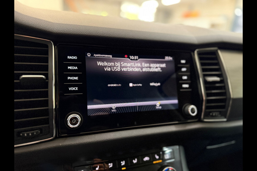 Škoda Kodiaq 1.5 TSI Ambition 7p. | 7-persoons | Carplay & Android Auto | Trekhaak | Camera | Stoelverwarming | KESSY | 18 Inch