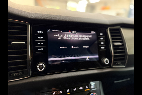 Škoda Kodiaq 1.5 TSI Ambition 7p. | 7-persoons | Carplay & Android Auto | Trekhaak | Camera | Stoelverwarming | KESSY | 18 Inch