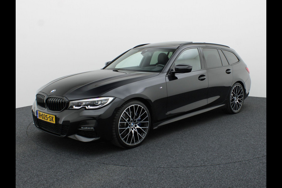 BMW 3 Serie Touring 320i High Executive Edition | 20'' | Pano | Head Up | Elk. A-klep | Camera | Prijs Rijklaar!!