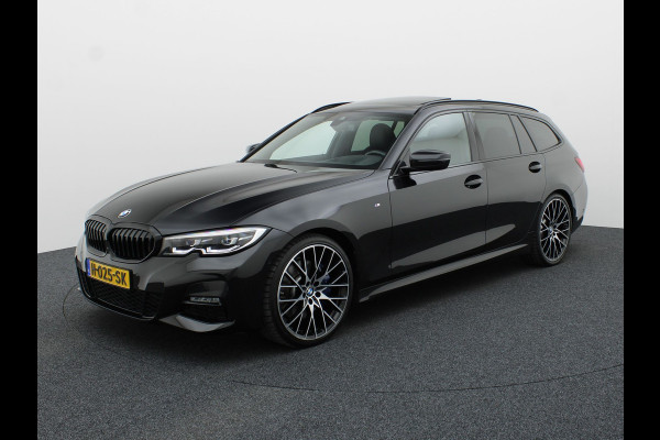 BMW 3 Serie Touring 320i High Executive Edition | 20'' | Pano | Head Up | Elk. A-klep | Camera | Prijs Rijklaar!!