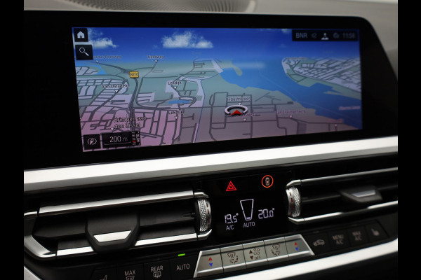 BMW 3 Serie Touring 320i High Executive Edition | 20'' | Pano | Head Up | Elk. A-klep | Camera | Prijs Rijklaar!!