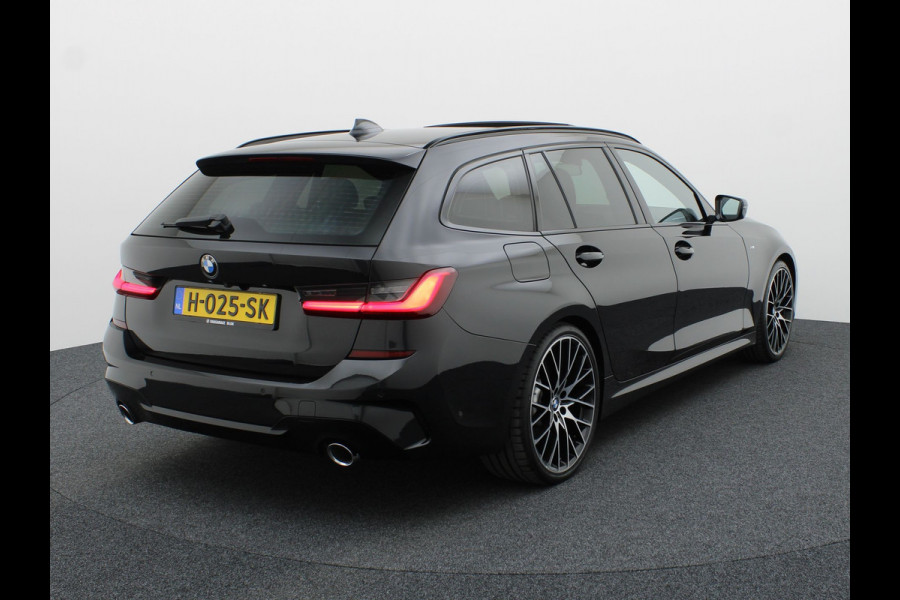 BMW 3 Serie Touring 320i High Executive Edition | 20'' | Pano | Head Up | Elk. A-klep | Camera | Prijs Rijklaar!!