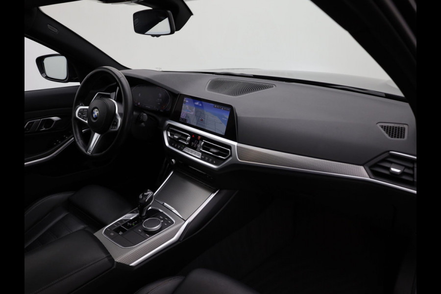 BMW 3 Serie Touring 320i High Executive Edition | 20'' | Pano | Head Up | Elk. A-klep | Camera | Prijs Rijklaar!!