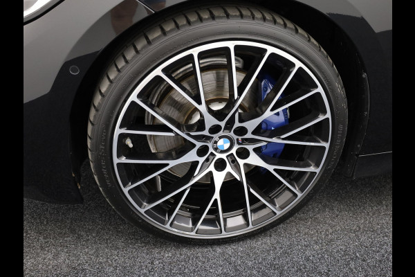 BMW 3 Serie Touring 320i High Executive Edition | 20'' | Pano | Head Up | Elk. A-klep | Camera | Prijs Rijklaar!!
