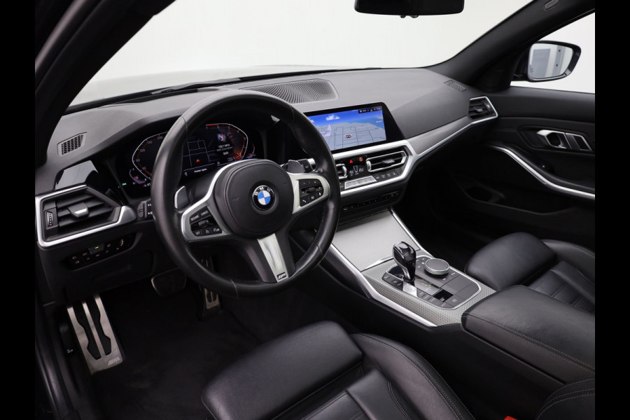 BMW 3 Serie Touring 320i High Executive Edition | 20'' | Pano | Head Up | Elk. A-klep | Camera | Prijs Rijklaar!!