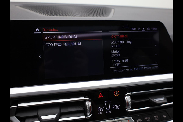 BMW 3 Serie Touring 320i High Executive Edition | 20'' | Pano | Head Up | Elk. A-klep | Camera | Prijs Rijklaar!!