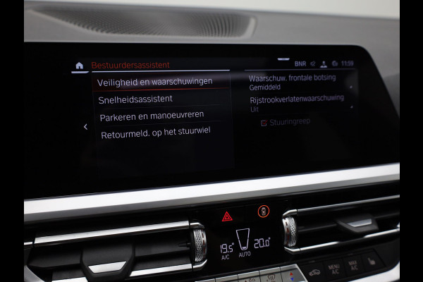 BMW 3 Serie Touring 320i High Executive Edition | 20'' | Pano | Head Up | Elk. A-klep | Camera | Prijs Rijklaar!!