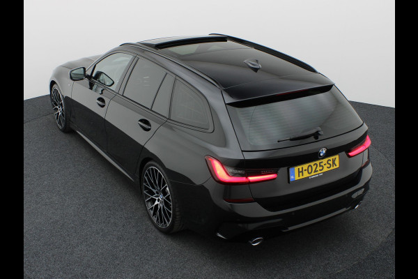 BMW 3 Serie Touring 320i High Executive Edition | 20'' | Pano | Head Up | Elk. A-klep | Camera | Prijs Rijklaar!!