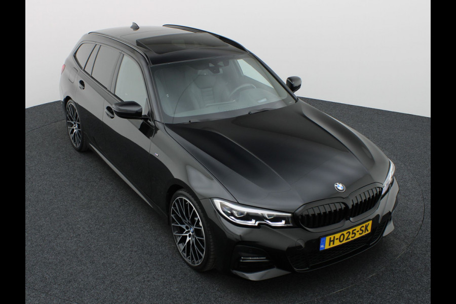 BMW 3 Serie Touring 320i High Executive Edition | 20'' | Pano | Head Up | Elk. A-klep | Camera | Prijs Rijklaar!!