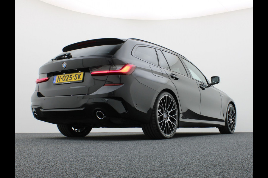 BMW 3 Serie Touring 320i High Executive Edition | 20'' | Pano | Head Up | Elk. A-klep | Camera | Prijs Rijklaar!!