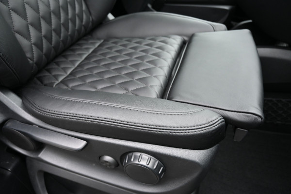 Mercedes-Benz V-Klasse 250d L2 DC 360 Camera, Distronic, LED, Leder, 2500 KG trekhaak
