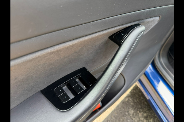 Tesla Model 3 Long Range AWD 75 kWh | Trekhaak + BTW + Autopilot Nu € 23.975,-!!!