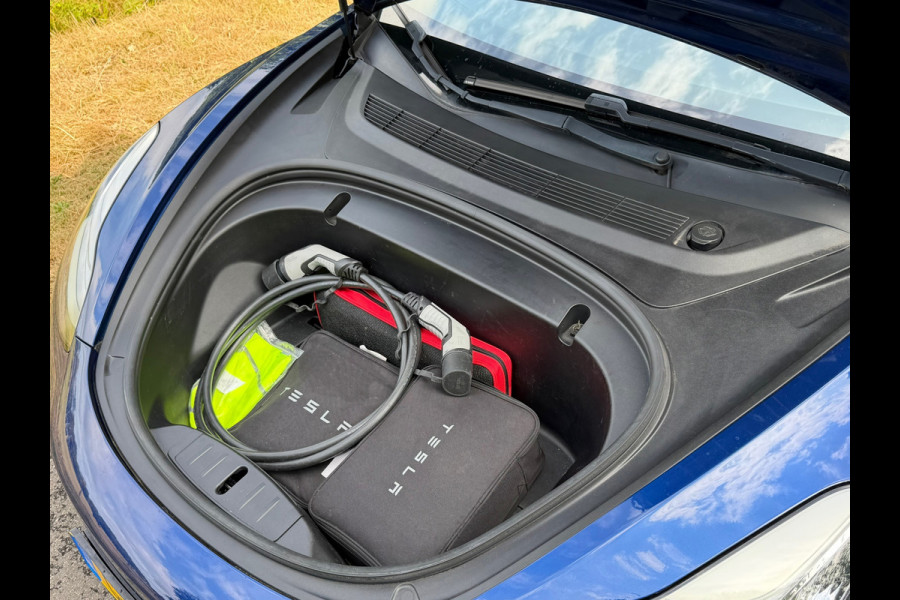 Tesla Model 3 Long Range AWD 75 kWh | Trekhaak + BTW + Autopilot Nu € 23.975,-!!!