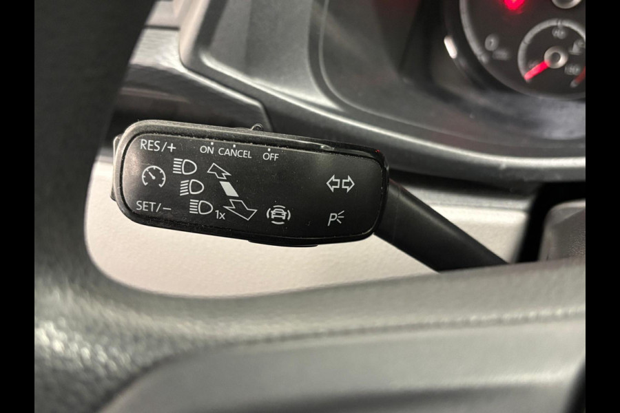 Volkswagen Transporter 2.0 TDI L2H1 30 Dubbele Cabine Airco Cruise Control Parkeersensoren