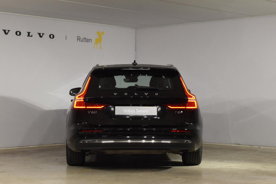 Volvo V60 T6 350PK Automaat Plug-in Hybrid Essential Bright / Navigatie / Adaptive cruise control / Leren bekleding / Achteruitrijcamera / Stuur & Stoelverwarming / Stoelverwarming achter / Trekhaak