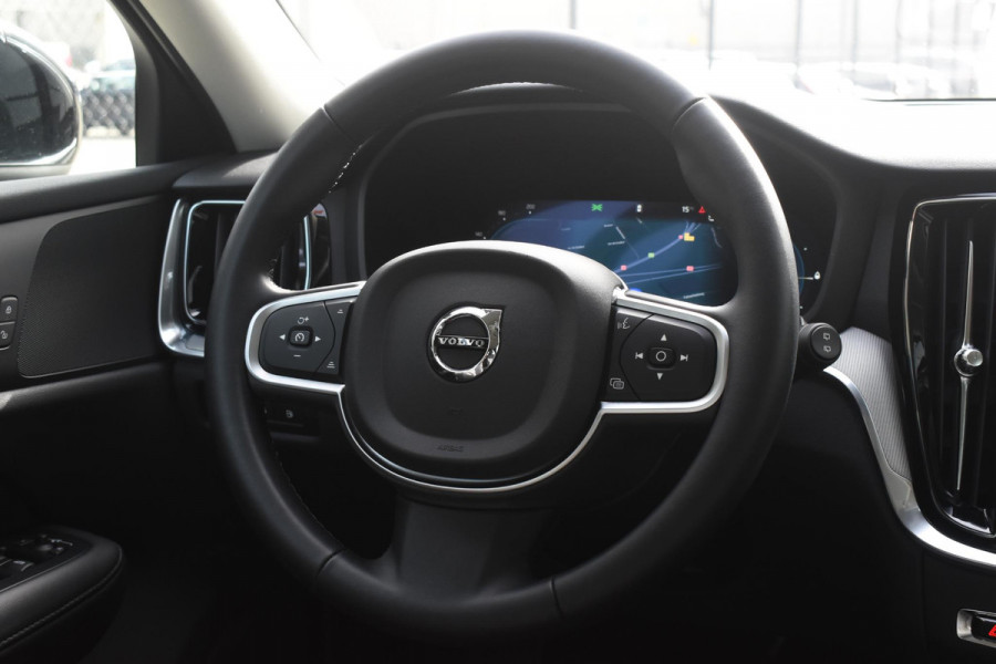 Volvo V60 T6 350PK Automaat Plug-in Hybrid Essential Bright / Navigatie / Adaptive cruise control / Leren bekleding / Achteruitrijcamera / Stuur & Stoelverwarming / Stoelverwarming achter / Trekhaak