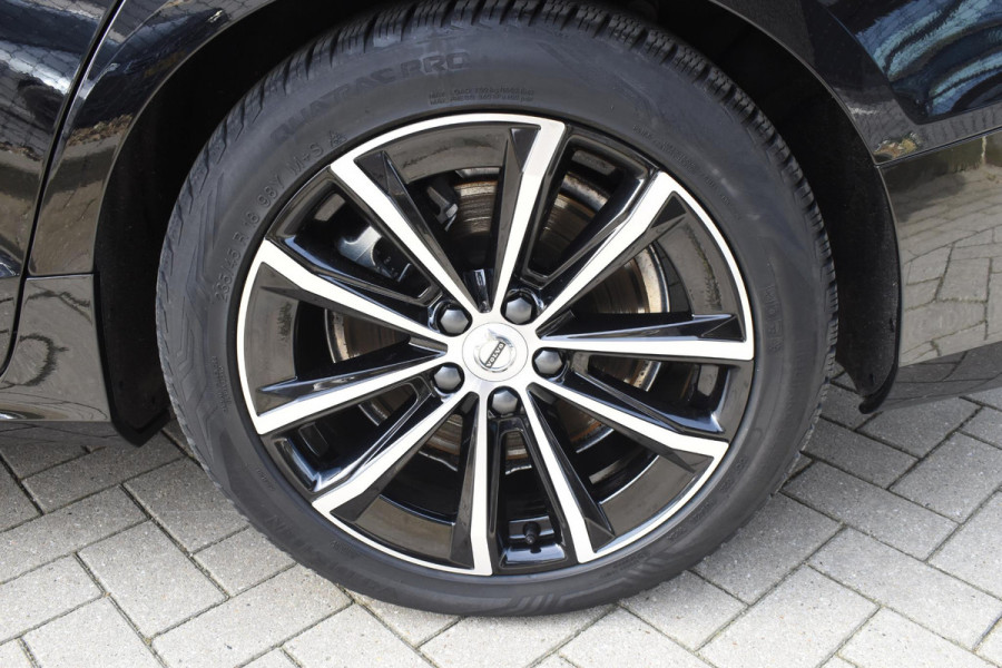 Volvo V60 T6 350PK Automaat Plug-in Hybrid Essential Bright / Navigatie / Adaptive cruise control / Leren bekleding / Achteruitrijcamera / Stuur & Stoelverwarming / Stoelverwarming achter / Trekhaak