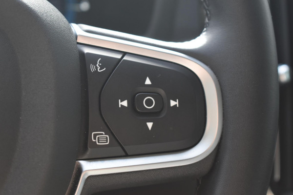 Volvo V60 T6 350PK Automaat Plug-in Hybrid Essential Bright / Navigatie / Adaptive cruise control / Leren bekleding / Achteruitrijcamera / Stuur & Stoelverwarming / Stoelverwarming achter / Trekhaak