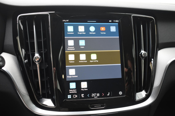 Volvo V60 T6 350PK Automaat Plug-in Hybrid Essential Bright / Navigatie / Adaptive cruise control / Leren bekleding / Achteruitrijcamera / Stuur & Stoelverwarming / Stoelverwarming achter / Trekhaak