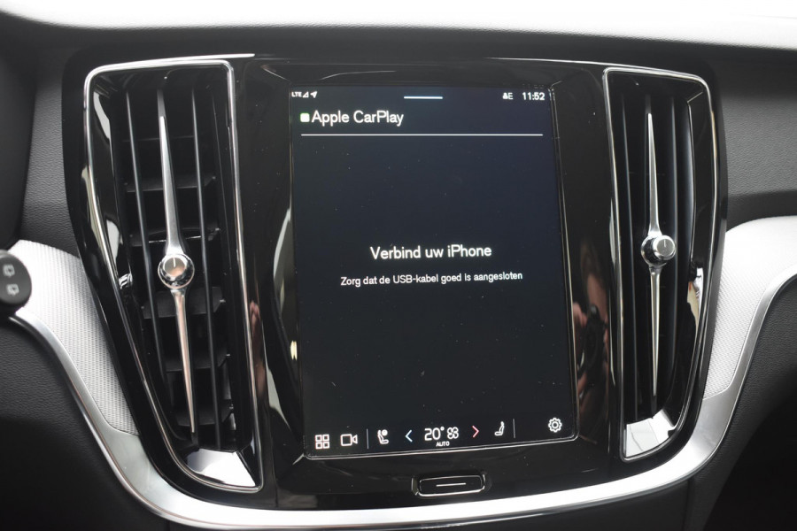 Volvo V60 T6 350PK Automaat Plug-in Hybrid Essential Bright / Navigatie / Adaptive cruise control / Leren bekleding / Achteruitrijcamera / Stuur & Stoelverwarming / Stoelverwarming achter / Trekhaak