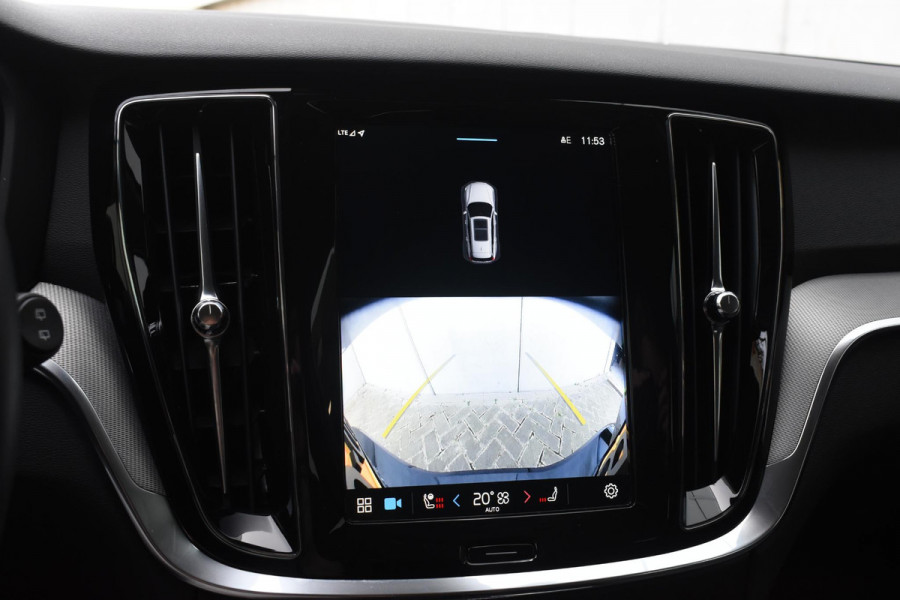 Volvo V60 T6 350PK Automaat Plug-in Hybrid Essential Bright / Navigatie / Adaptive cruise control / Leren bekleding / Achteruitrijcamera / Stuur & Stoelverwarming / Stoelverwarming achter / Trekhaak