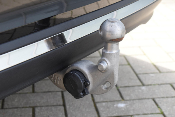 Volvo V60 T6 350PK Automaat Plug-in Hybrid Essential Bright / Navigatie / Adaptive cruise control / Leren bekleding / Achteruitrijcamera / Stuur & Stoelverwarming / Stoelverwarming achter / Trekhaak